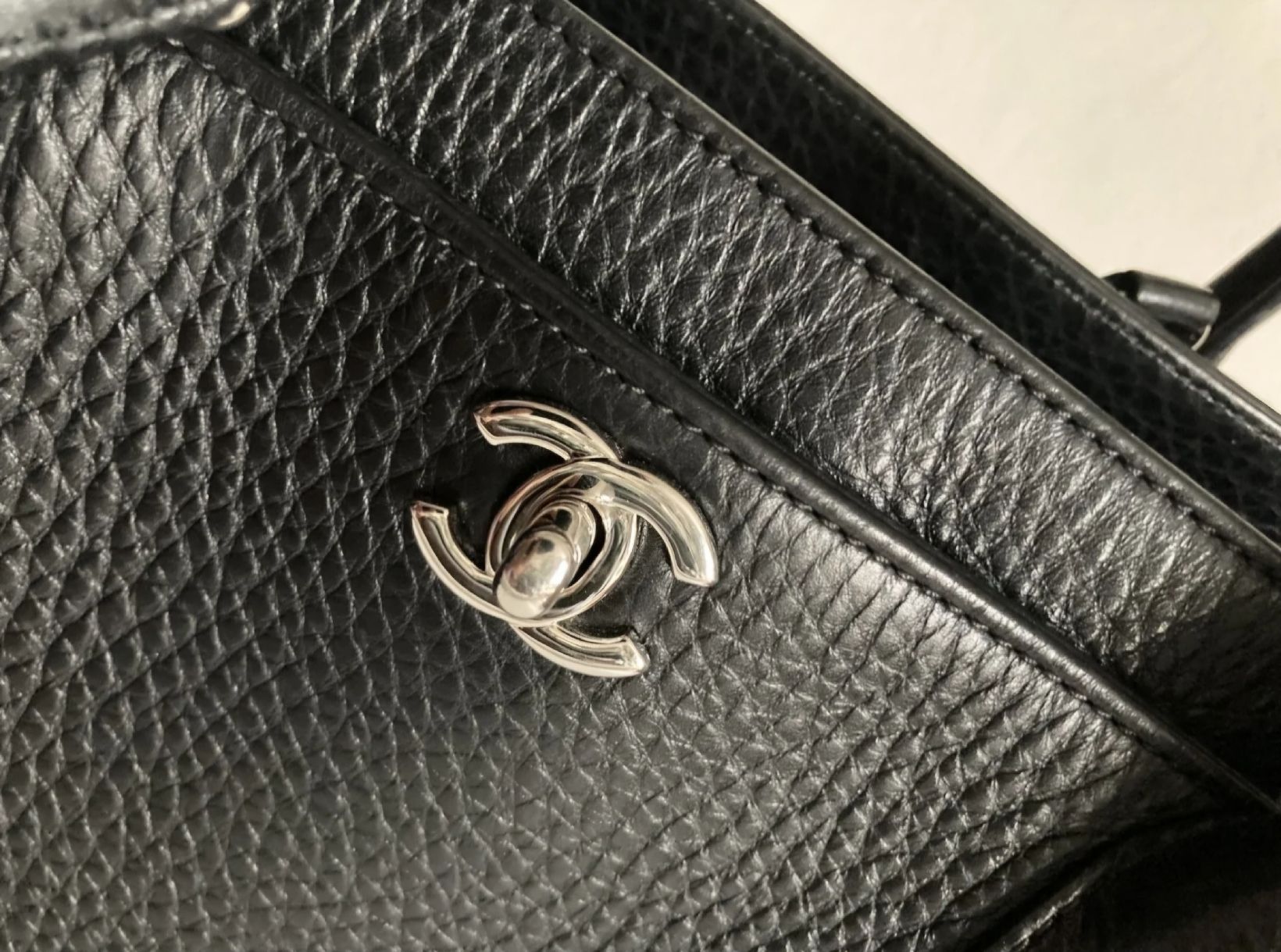 Chanel Taschen für Damen: * CHANEL EXECUTIVE LEDER SHOPPER * – Neu (gemäss Beschreibung) aus Niederglatt ZH von Aymi14 1