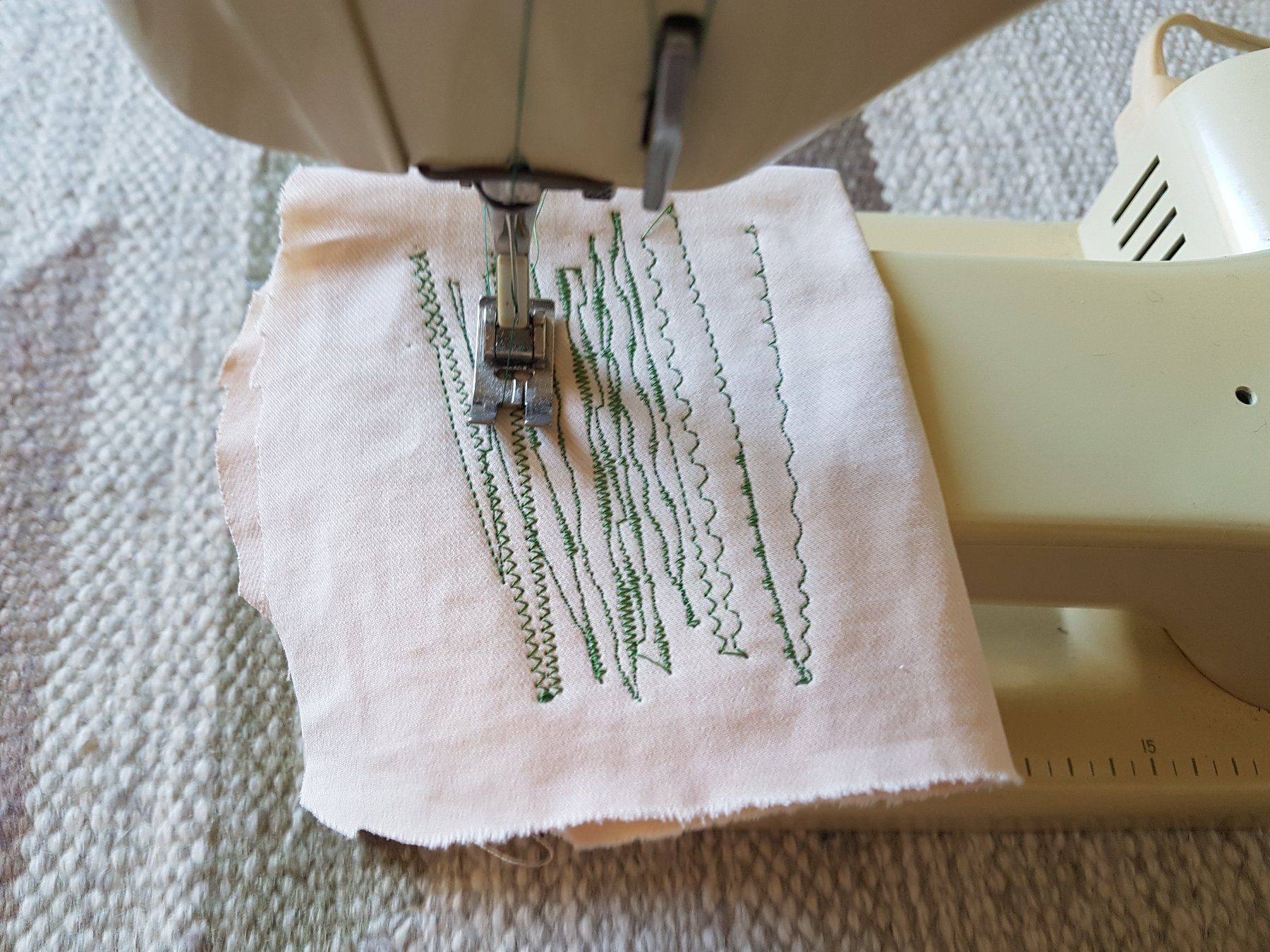 Bernina Macchine da cucire: Bernina 732 +Koffer – Usato da Wallisellen venduto da Swissline11 1
