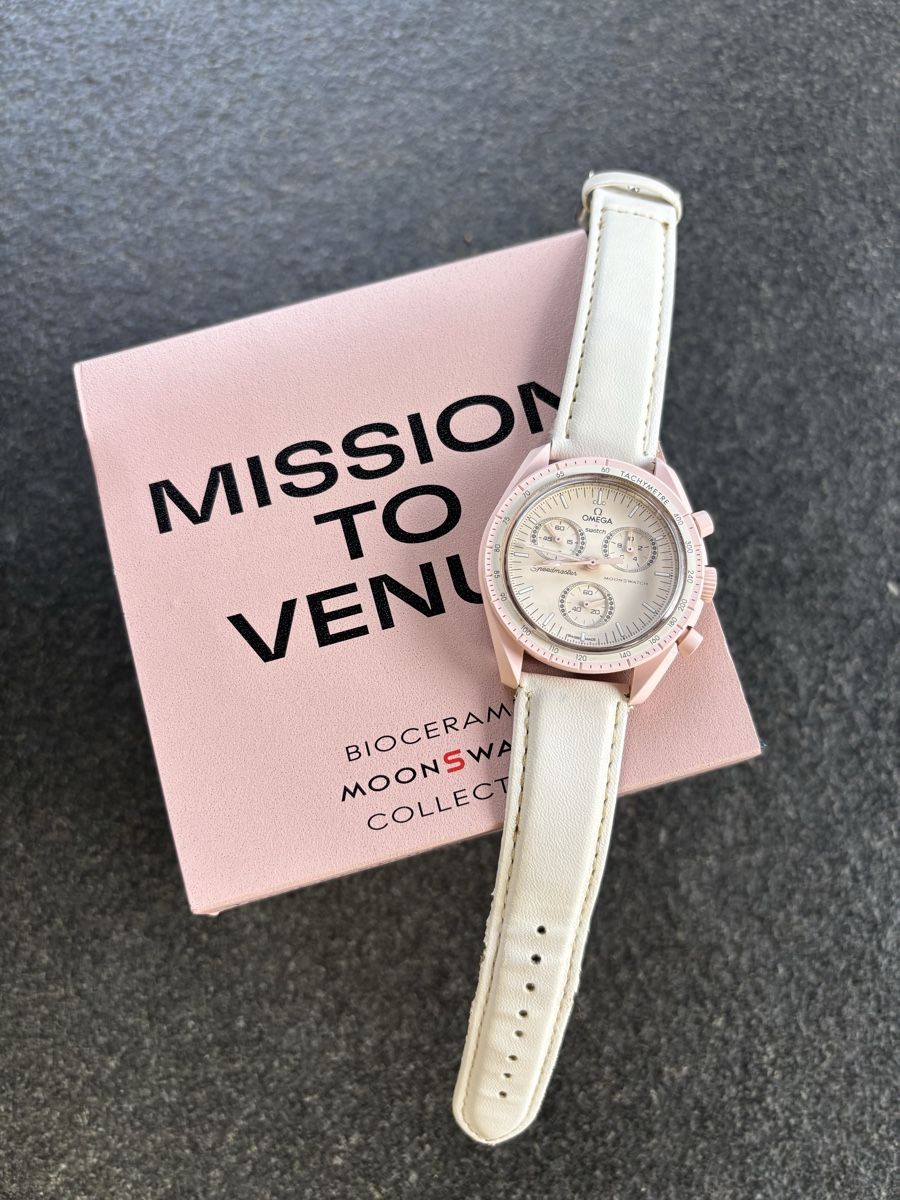 Swatch Uhren: Mission To Venus MoonSwatch – Gebraucht aus Sutz von charis1411