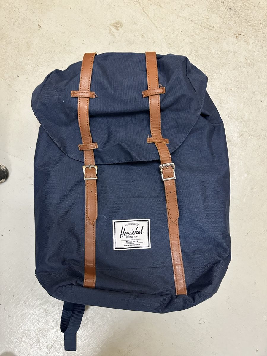 Herschel Zaini: Herschel Rucksack blau mit Lederriemen – Usato da Bütschwil venduto da jojo99