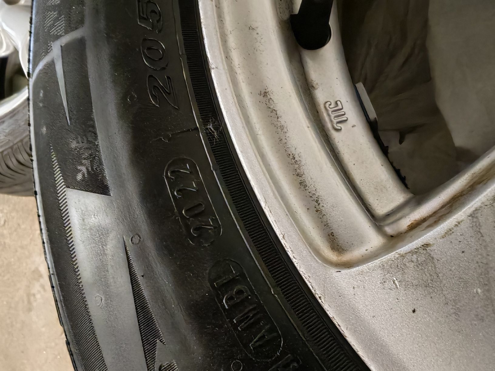 Pneumatici & Ruote complete: Renault Megane Scenic Räder – Usato da Oberengstringen venduto da 156driver 3