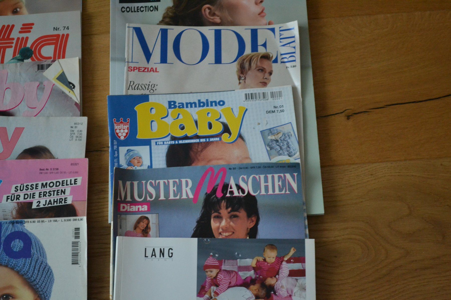 Riviste & Magazine: Verschiedene Strickhefte – Usato da Kölliken venduto da Knorrli58 2
