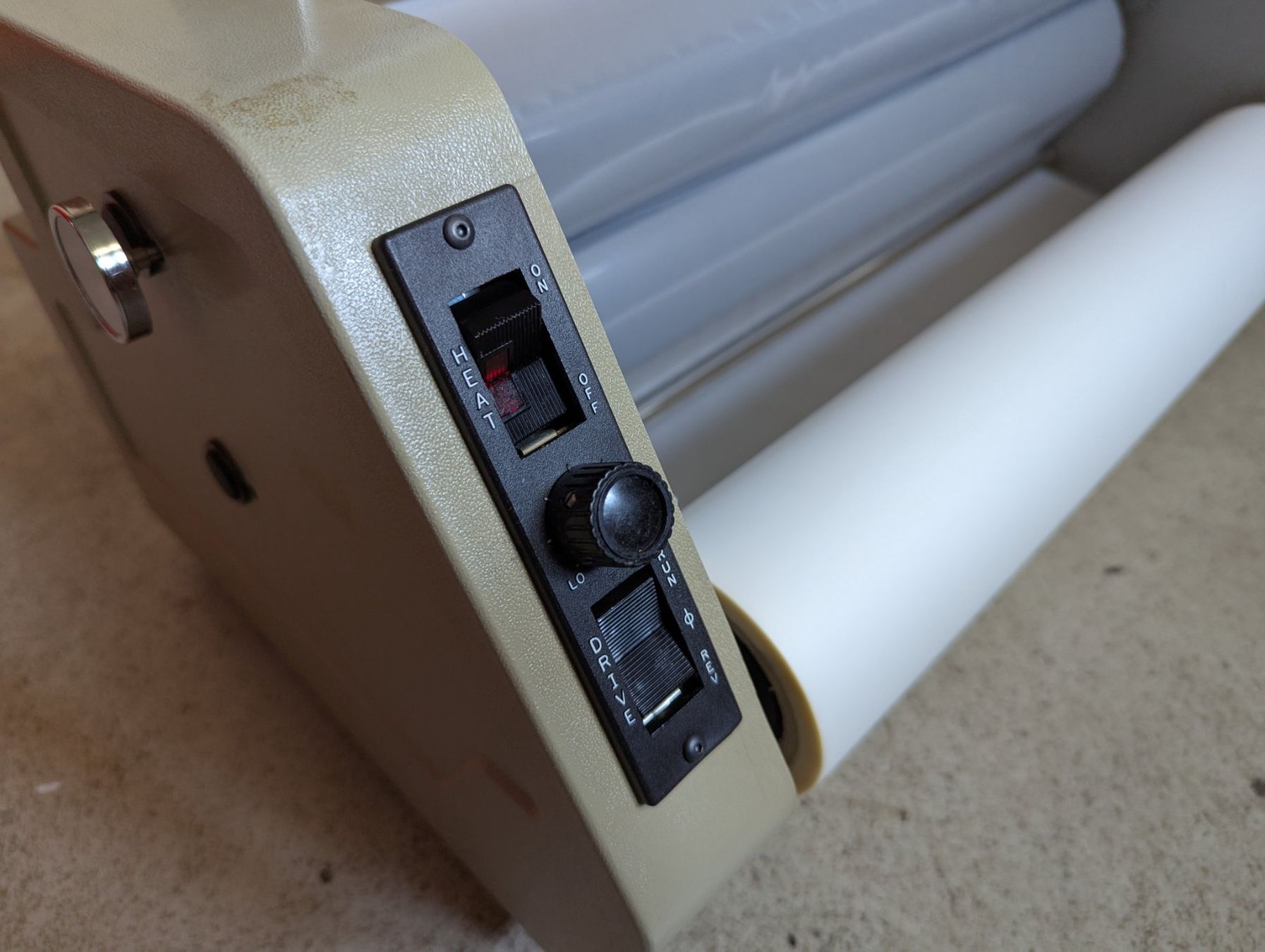 Macchine laminatrici: Rollenlaminator (Laminiergerät) – Usato da Dietschwil venduto da FIZENATOR 2