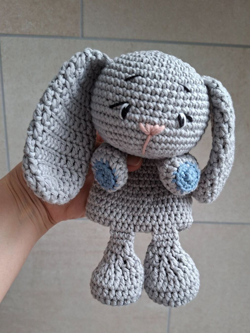 Jouets: Selbst gehäkelter Schnuffelhase – Neuf (Voir description) à Waltenschwil par PlantAddict 1