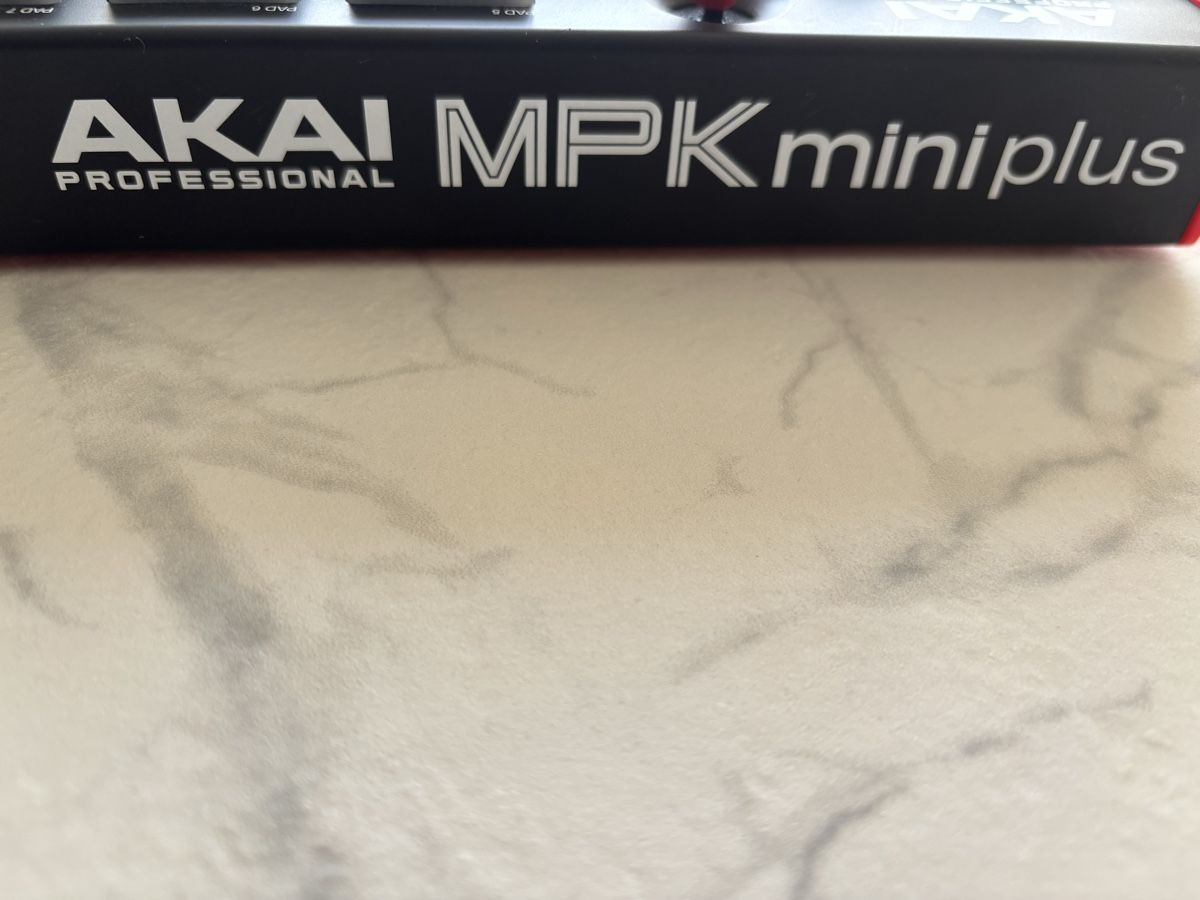 Akai Console di mixaggio: Akai MPK miniplus – Nuovo (secondo la descrizione) da Lömmenschwil venduto da tamara_cr 3