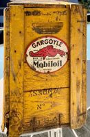 Alte Mobiloilkiste um 1930