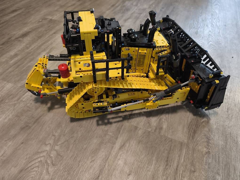 Baukästen: Caterpillar D11 Lego Technic – Gebraucht aus Schönengrund von Kroko5 1