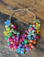 Collier avec gouttes de couleurs