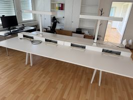 Vitra Arbeitstisch / Bürotisch inkl. Beleuchtung