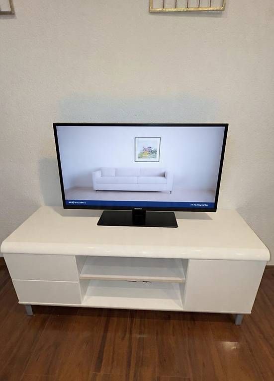 Mobili TV: Meuble TV sur roulette – Usato da Cortaillod venduto da Gallisan