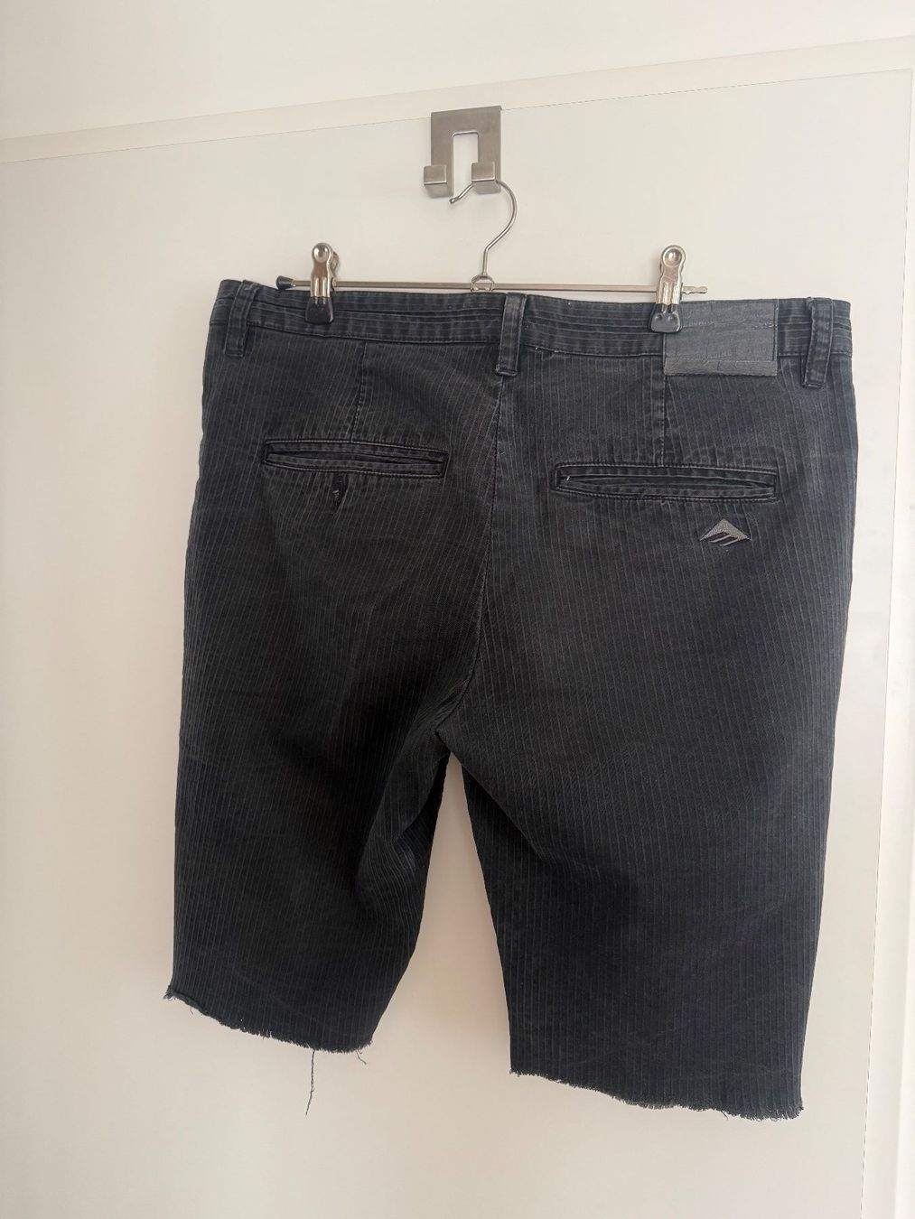 Pantalons: SHORTS EMERICA GR.34 – D'occasion à Steg im Tösstal par goldlionfree 1