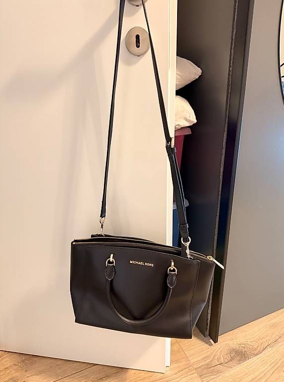 Taschen für Damen: Borsa Michael Kors Originale Eleganza in Nero – Gebraucht aus Rivera von Shey88 2