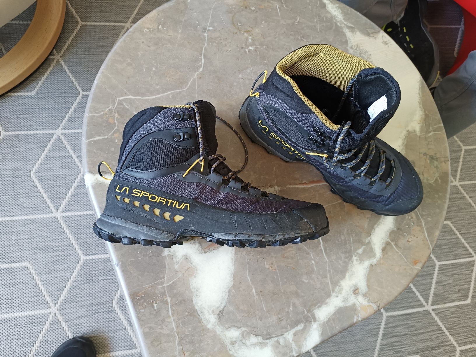 Scarpe da uomo: Wanderschuhe – Usato da Davos Dorf venduto da rit_b5gd