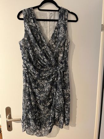 Sommerkleid, das nicht knittert
