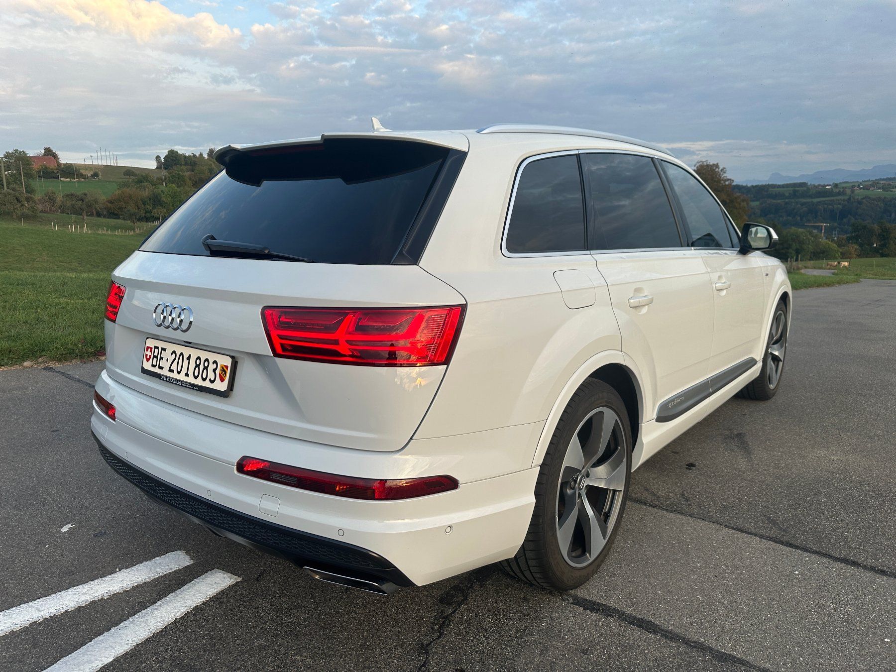 Audi Q7 S-Line 7-Pl. | MFK 2026 & AHK nie benutzt! (Gebraucht) in ...