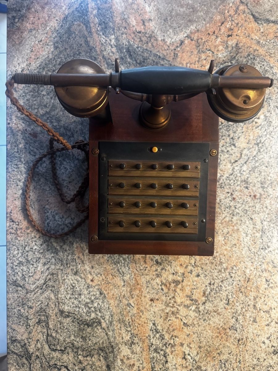 Téléphones: Antikes Telephon-antique telephone – Défectueux à Olten par Asaliya 4