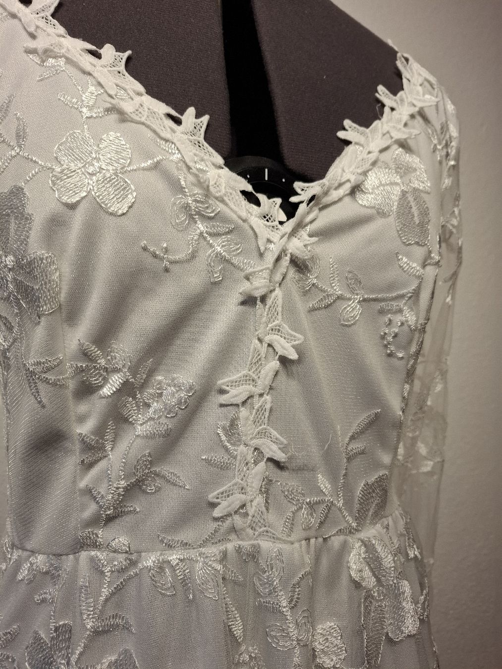 Robes: Wunderschönes Kleid mit Spitze, Grösse XL – D'occasion à Meisterschwanden par Jennifer_91 3