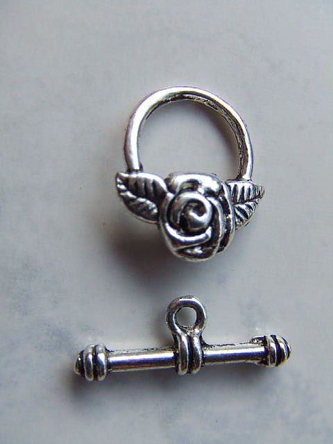 Perle (finte): 3 Stab Verschluss Blume Metall 20mm lang – Nuovo (secondo la descrizione) da Alpnachstad venduto da perlengaby