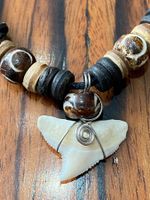 LederHalsBand mit HAI FischZAHN Silber & Holz Perlen