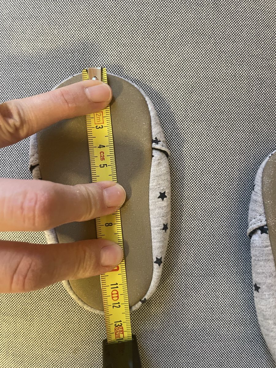 Scarpe per ragazzi: Chaussons bébé souples gris étoiles, 12cm – Usato da Versoix venduto da Pti-pois 2