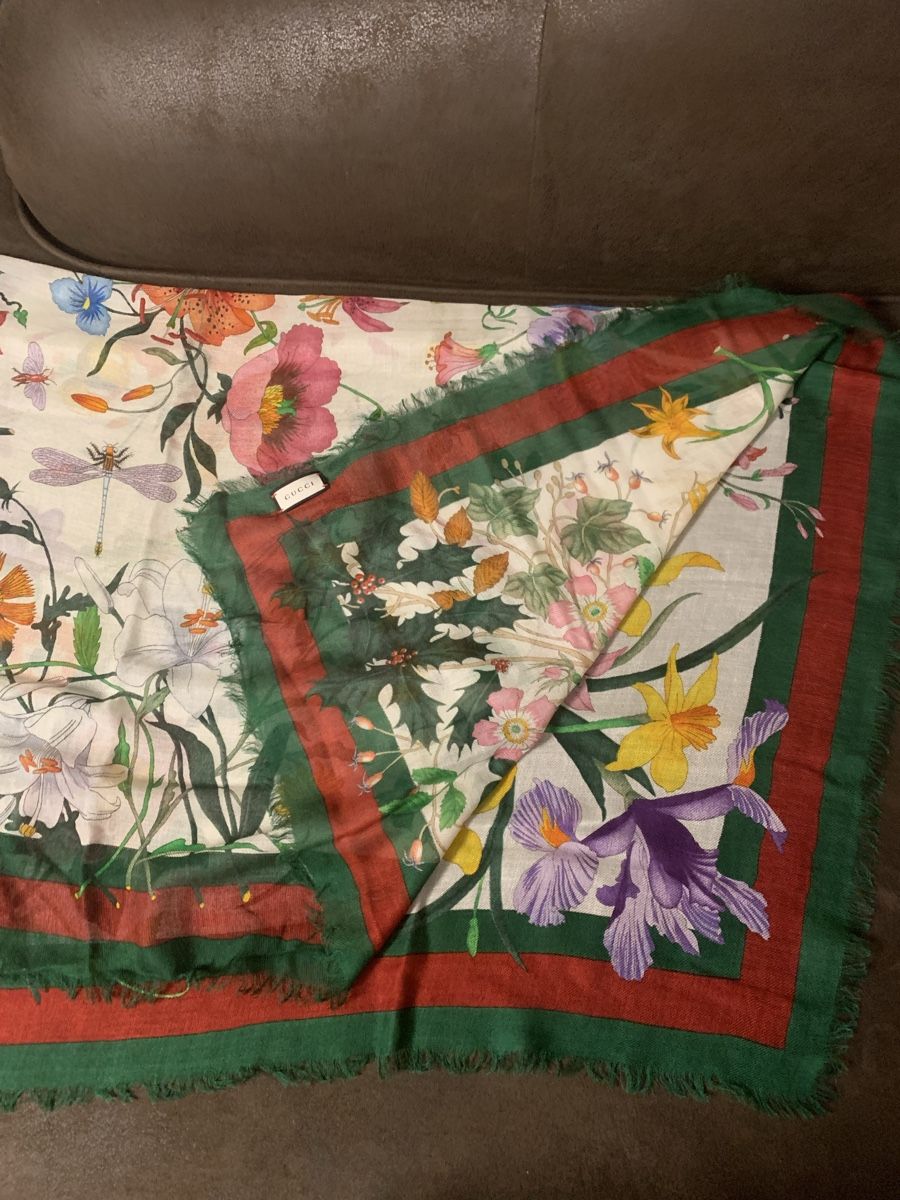 Gucci Foulards, Tücher & Schals: Gucci Foulard  – Gebraucht aus Bergdietikon von zor_856j 1