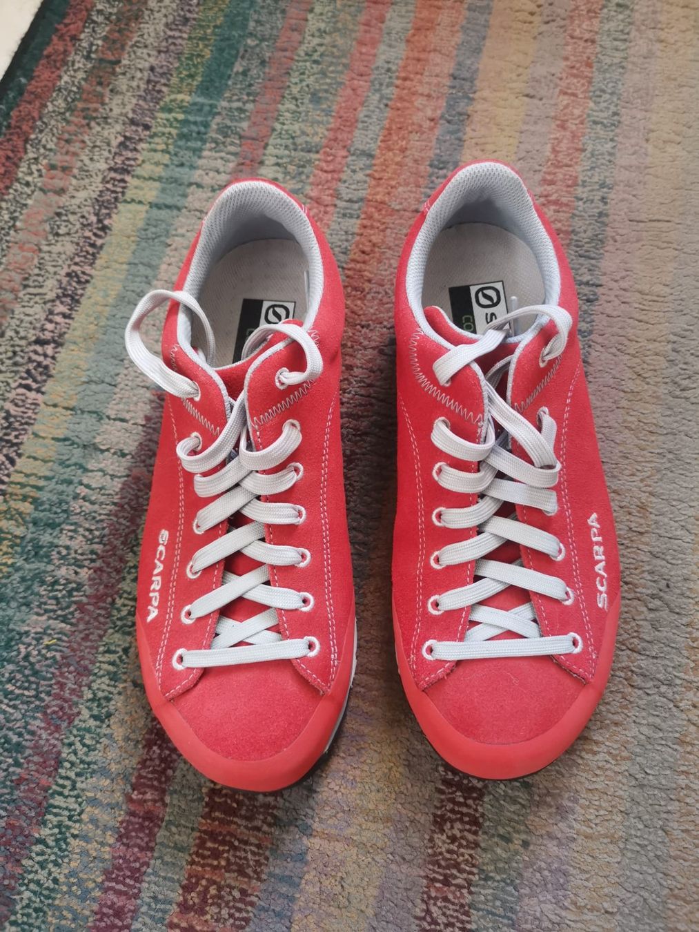 Scarpe da uomo: Chaussures Scarpa quasiment neuves. – Usato da Hauterive NE venduto da Le_Photographe