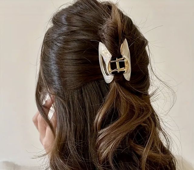 Haarschmuck: Elegantes, einfarbiges Haar-Accessoire mit Hai-Clip, klein – Neu und originalverpackt aus Bellinzona von ModaLugano 2
