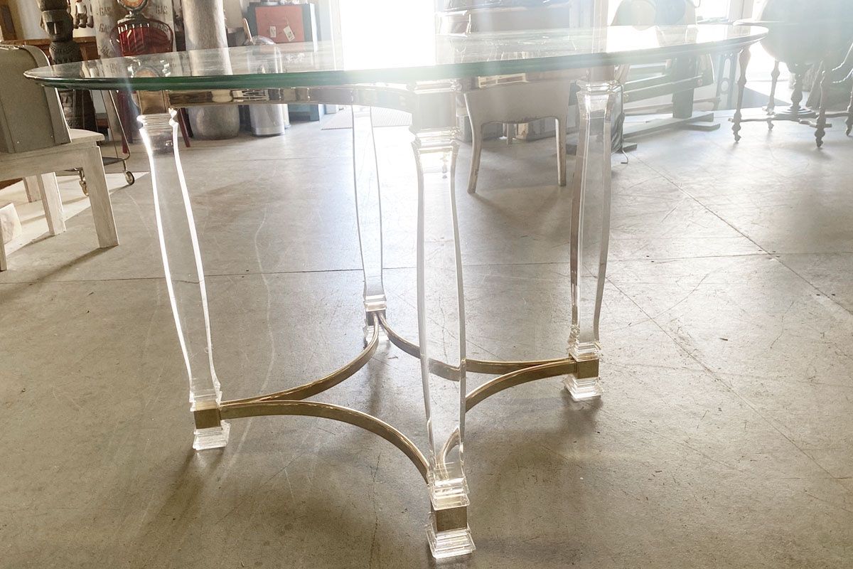 Tavoli: Runder Design Tisch Glasplatte Acrylglas Messing Gestell – Usato da Ballwil venduto da ClassicGallery 5