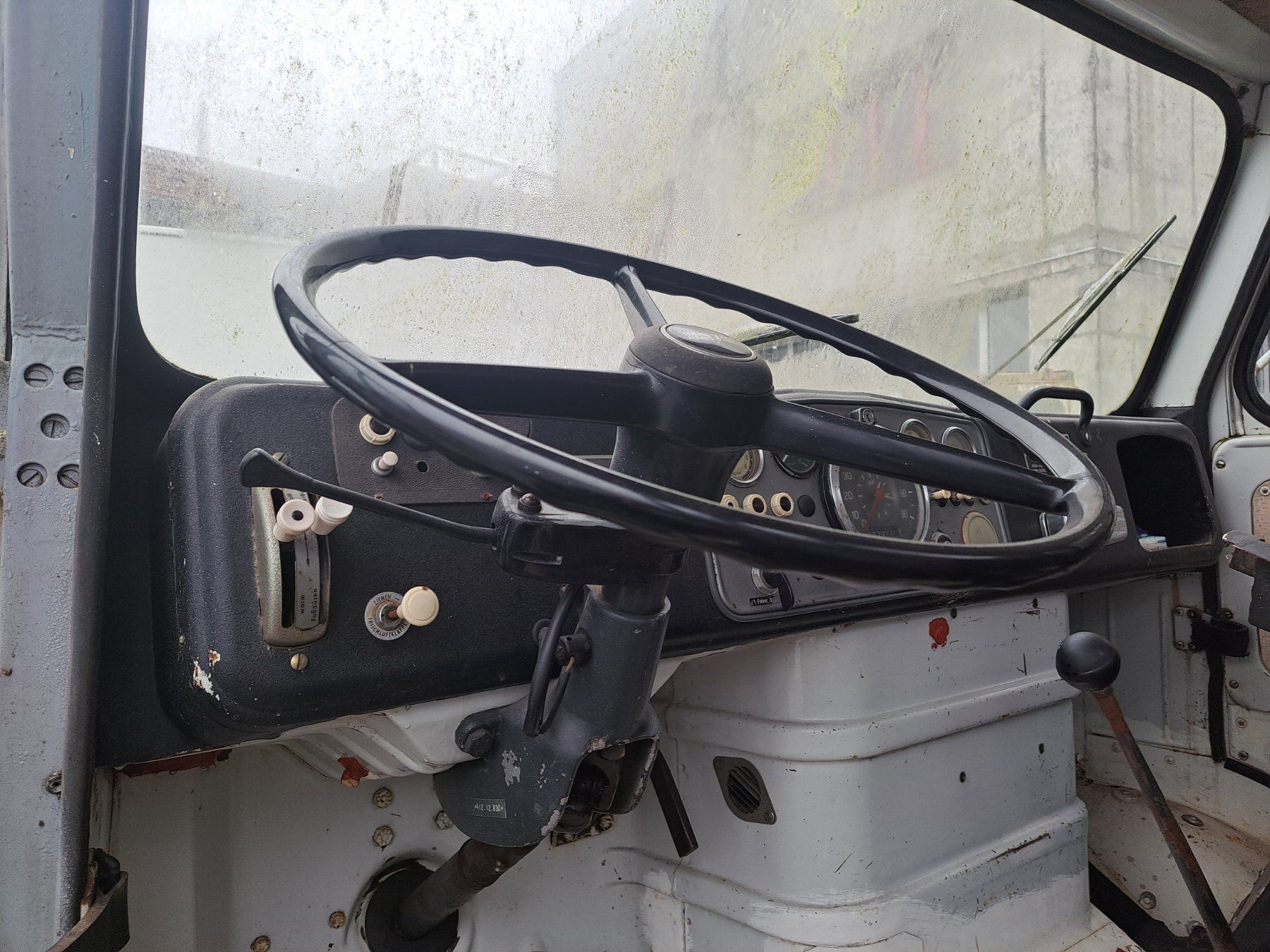 Autocarri: Henschel H 140 Allrad – Usato da Bösingen venduto da 211hd 1