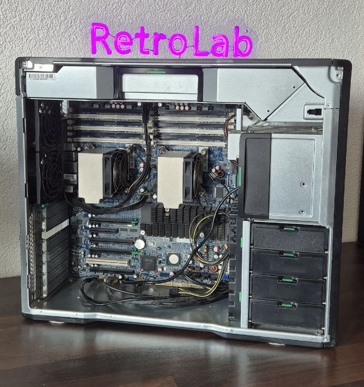 Hewlett Packard PC: HP WorkStation Z800 - base complète - bi-processeur – Difettoso da Neyruz FR venduto da RetroLab_