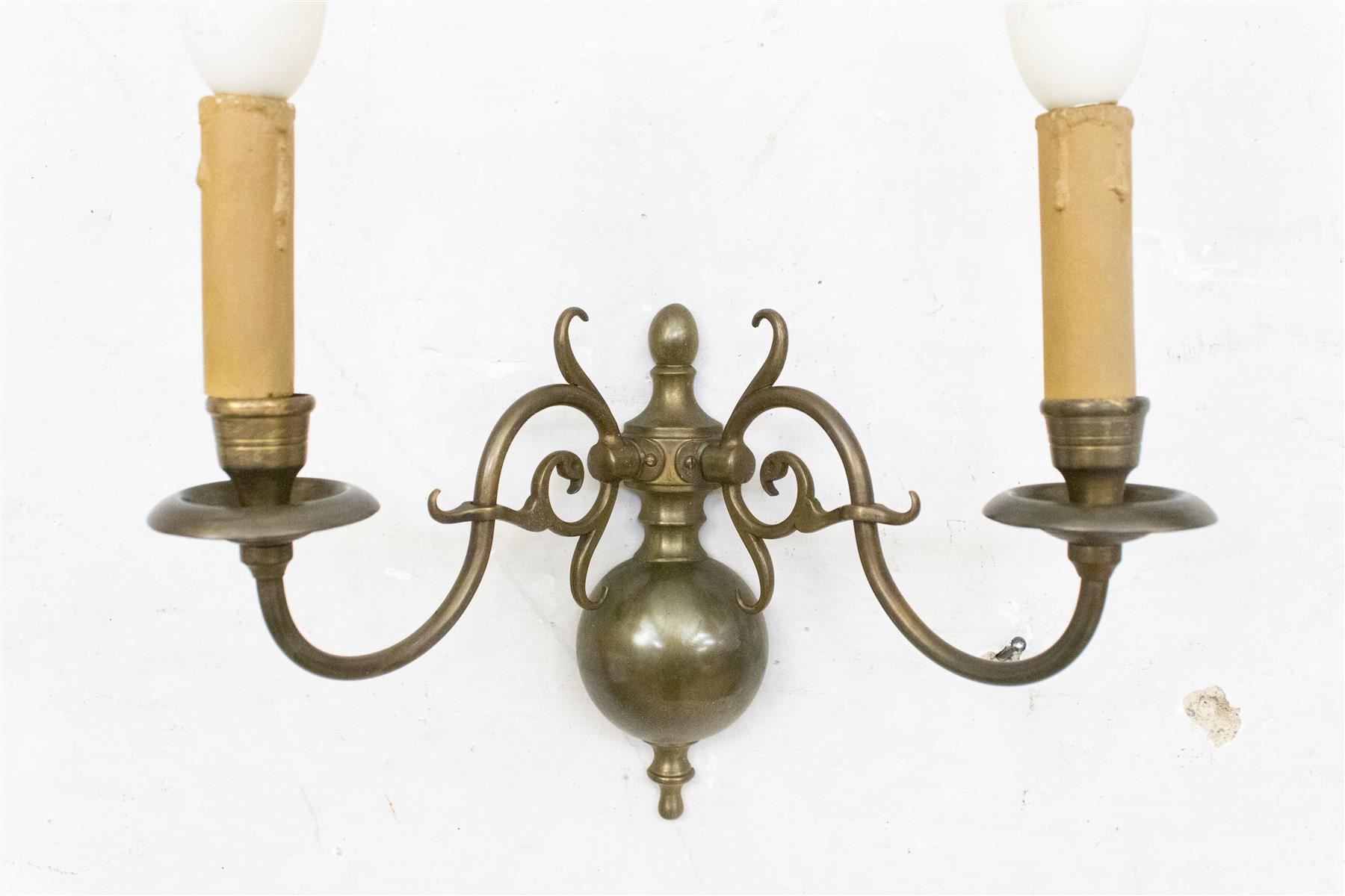 Lampade: 2-strahlige Wandleuchte / Wandlampe – Usato da Zürich venduto da ZuercherBrockenhaus 1