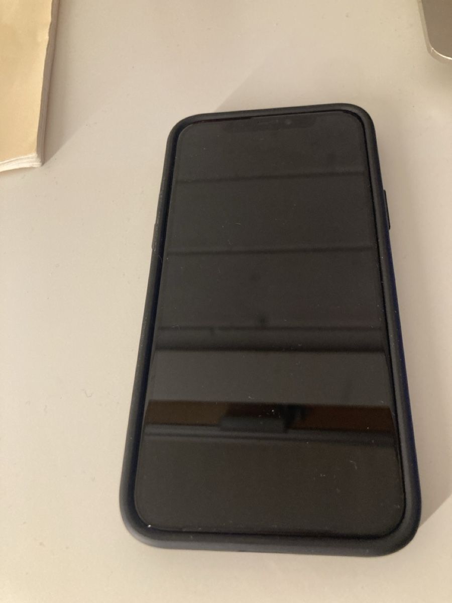 Apple Telefoni cellulari / Smartphones: iPhone 12 Pro + Coque magnétique (comme neuve) – Usato da Neuchâtel venduto da Tradeboi 1