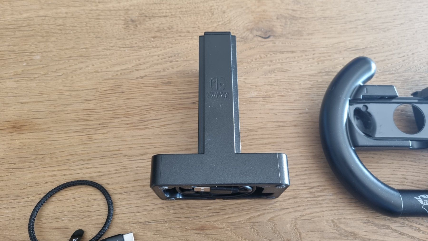 Nintendo Controller: Nintendo Switch Pro Controller Ladestation und Zubehöre – Usato da Birsfelden venduto da val_d9c2 4