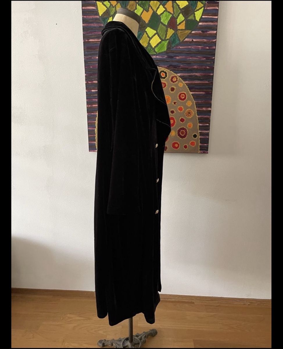 Cappotti: Edler Samtmantel schwarz Gr. 46 – Usato da Herznach venduto da Anninamae 3