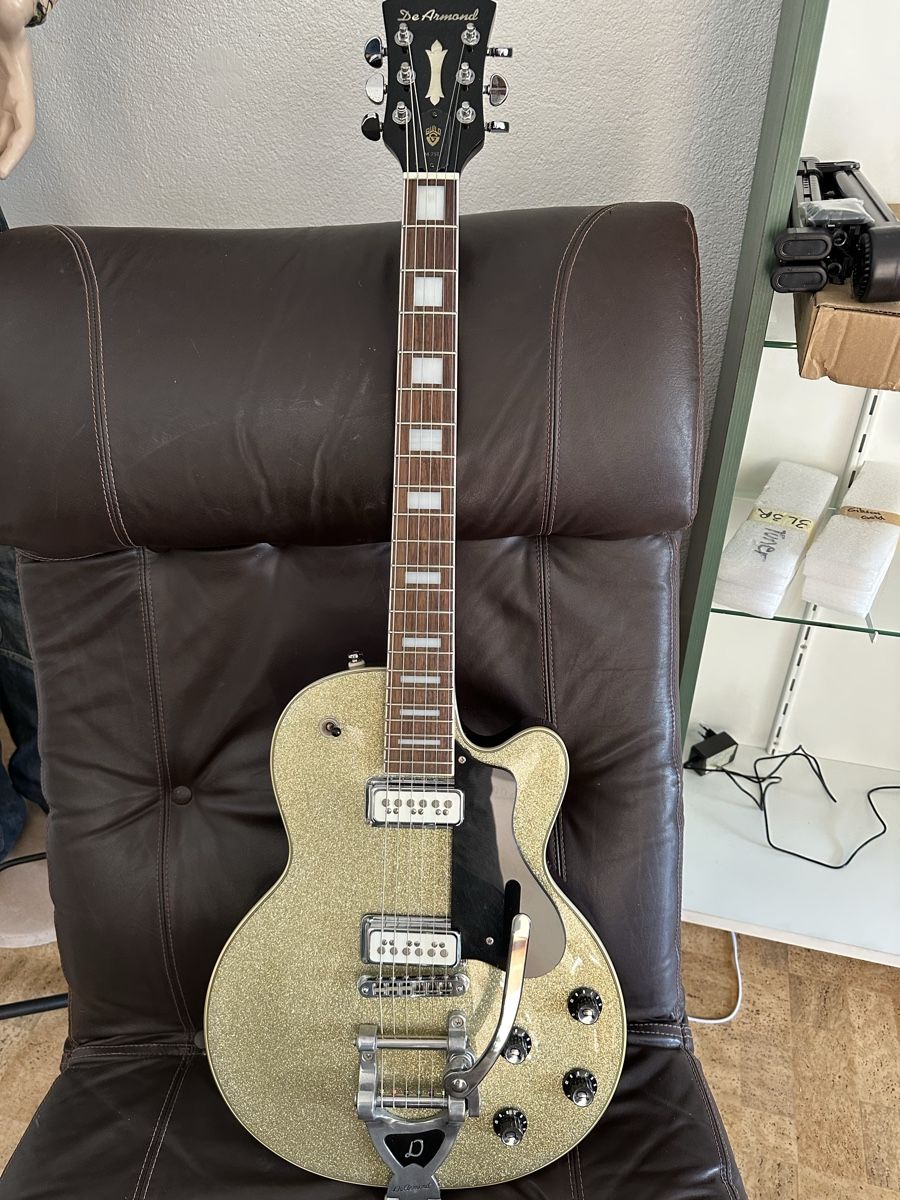 Guild Strumenti musicali: DeArmond by Guild – Usato da Tschierv venduto da Screamingwolfguitars