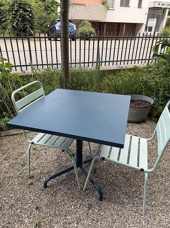 Giardimo Tischset: Giardimo LAB Retro Gartenset  Tisch mit 2 Stühlen – Gebraucht aus Winterthur von Fazzoletto