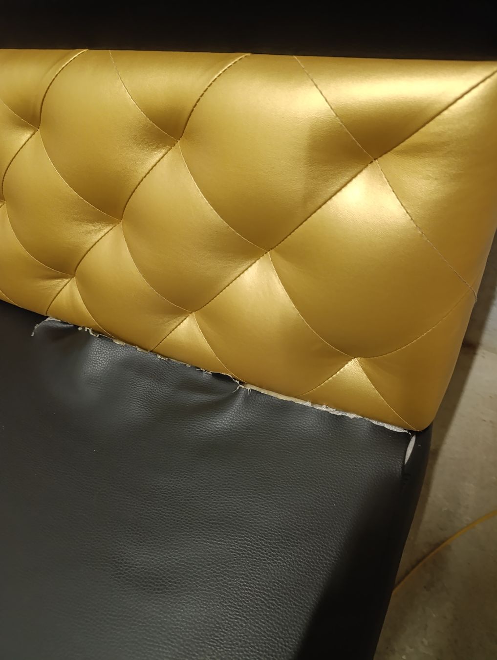 Sofas: Sofa Teil einer riesen Lounge – Defekt aus Romanshorn von dav_h2lv 5