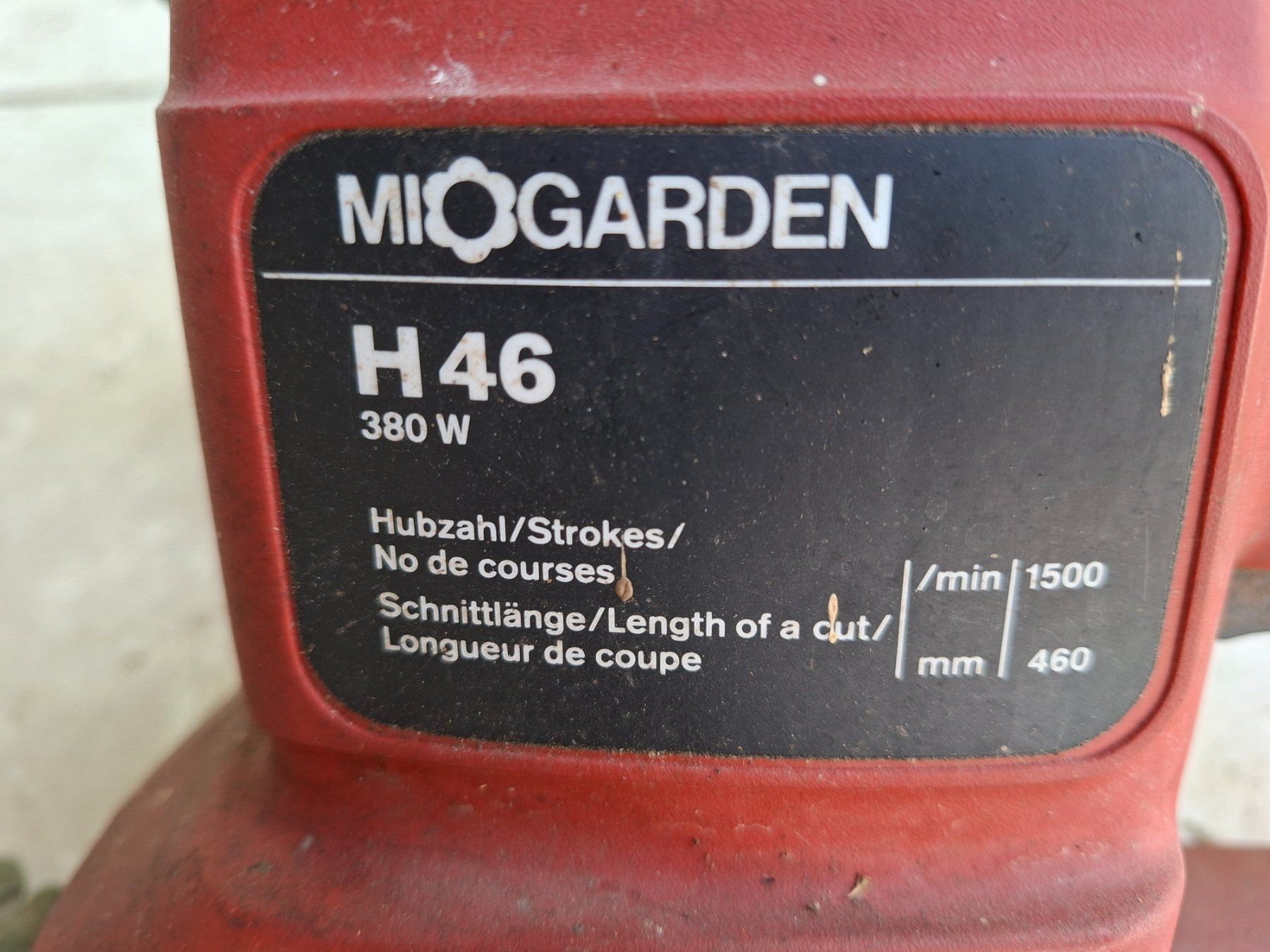Tutti gli attrezzi: Zwei Heckenscheren. MioGarden. Black & Decker. – Usato da Goldach venduto da armando_r 2