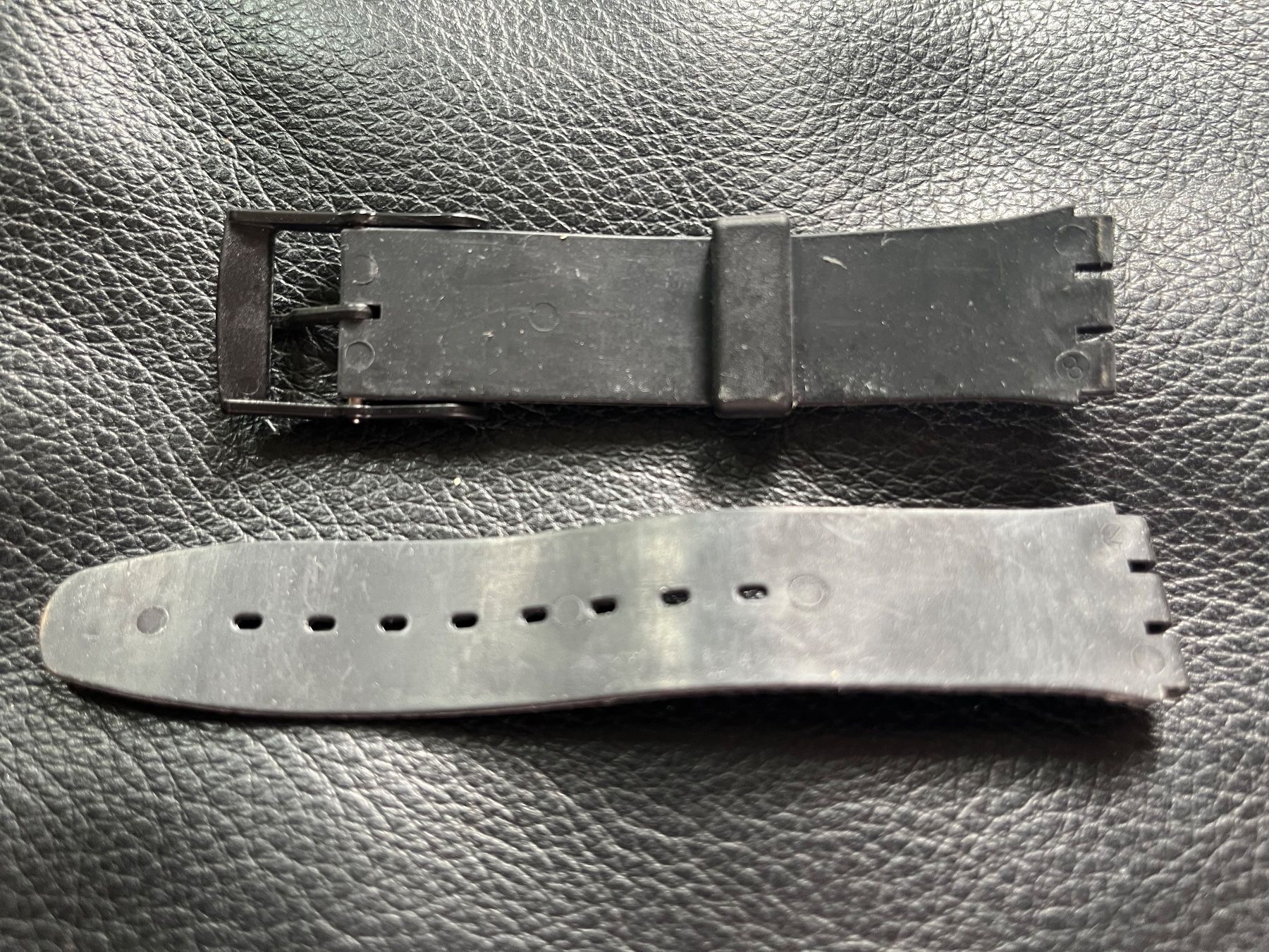 Swatch Bracciali & Braccialetti: Swatch Armband Large schwarz gerippt – Usato da Zürich venduto da FV.vintage 1