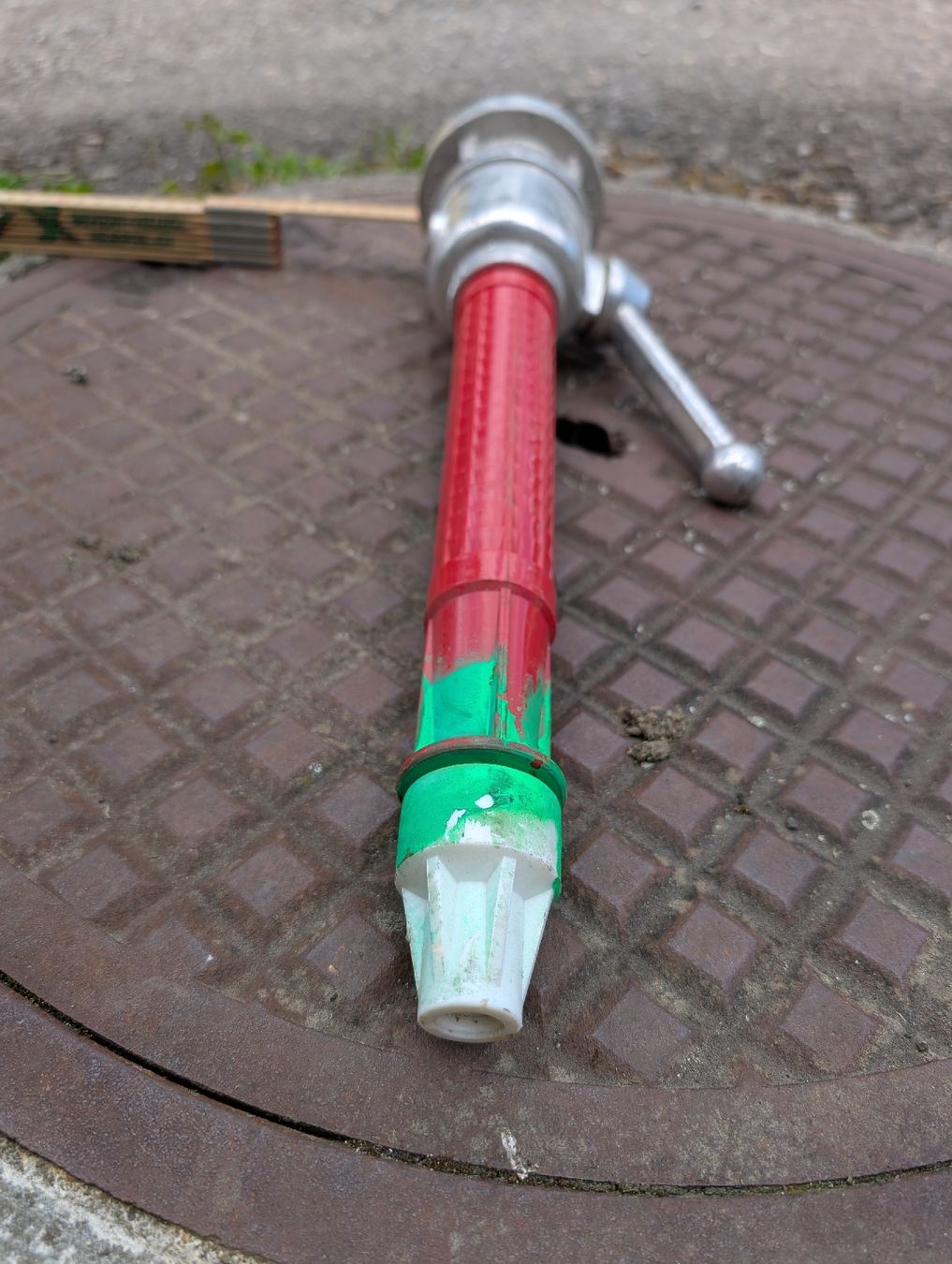 Tecnologia medica: Strahlrohr Feuerwehr Spritze – Usato da Hinterkappelen venduto da thelars