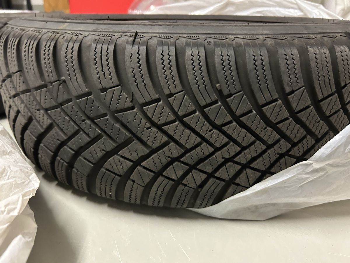 Hankook Pneumatici & Ruote complete: 4x Winterräder komplett 195/60 R15 Stahl – Usato da Willerzell venduto da M3lli 3