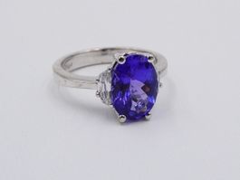 TANSANIT RING IN 750 WEISSGOLD MIT DIAMANTEN