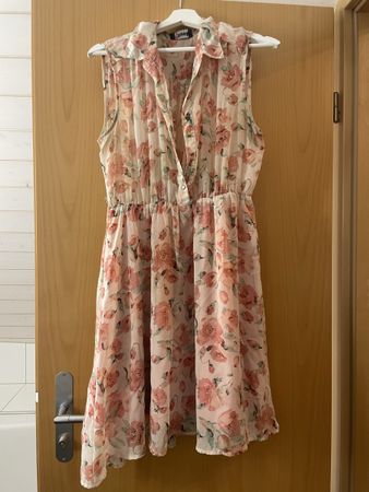Blumen Kleid