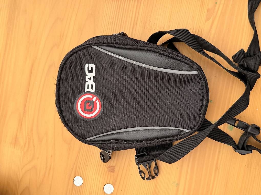 Taschen: Motorrad Bein- oder Tanktasche – Gebraucht aus Grenchen von Tinaaa23