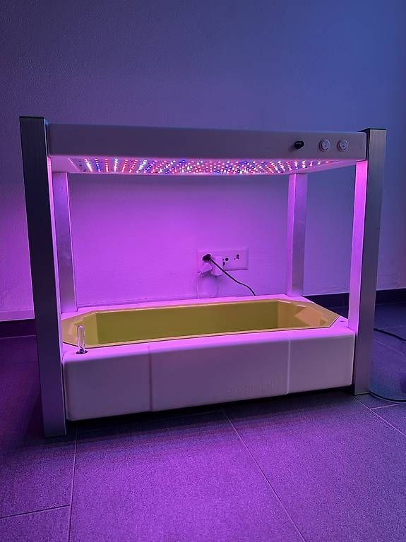 Altro: Indoor Gewächshaus Kräutergarten GreenUnit 2.0 – Usato da Silvaplana venduto da SmionS