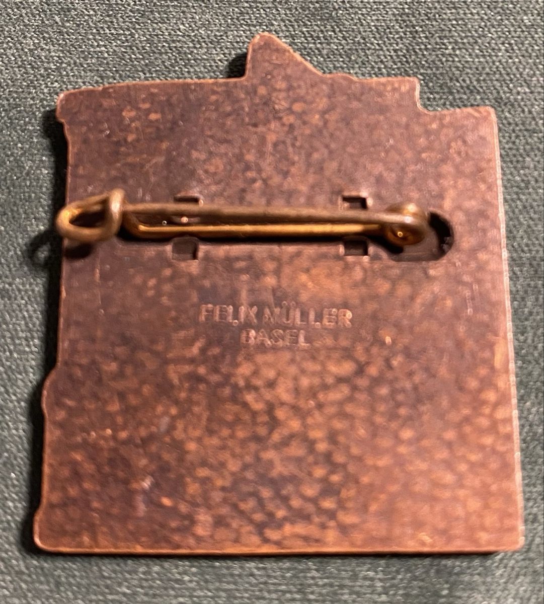 Spille & Fermagli: Fasnachts-Plakette 1964 Basel – Nuovo e nell'imballaggio originale da Allschwil venduto da Deal_Tiger99 1