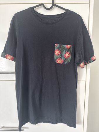 Schickes Pier One T-Shirt, Grösse M, ideales Sommer-Shirt!