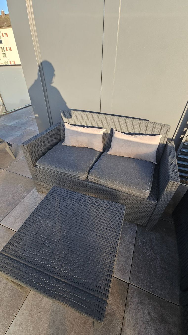 Set di tavolo e panche: Rattan Lounge für den Garten – Usato da Biberist venduto da MaxP9 2