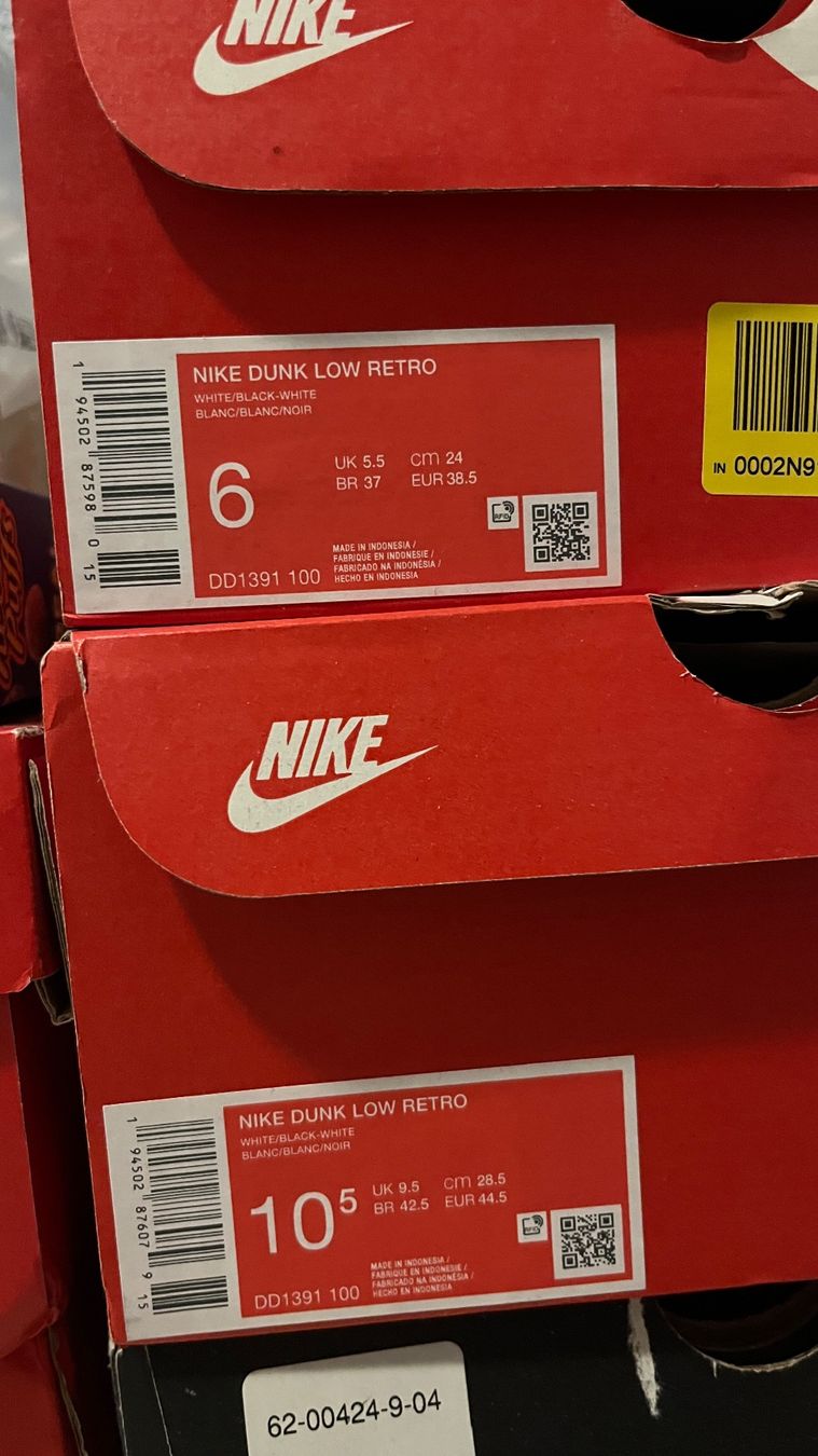 Nike Scarpe da uomo: Nike Dunk Low Black White Panda, Gr.44.5 – Nuovo e nell'imballaggio originale da Yverdon-les-Bains venduto da drendrobates 1