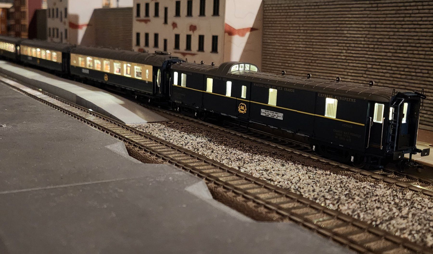 Trix Modellini di ferrovie: Trix Pullmannwagen Set Edelweiss CIWL 6 tlg. H0 – Nuovo (secondo la descrizione) da Wittenwil venduto da ced_q8j7 6